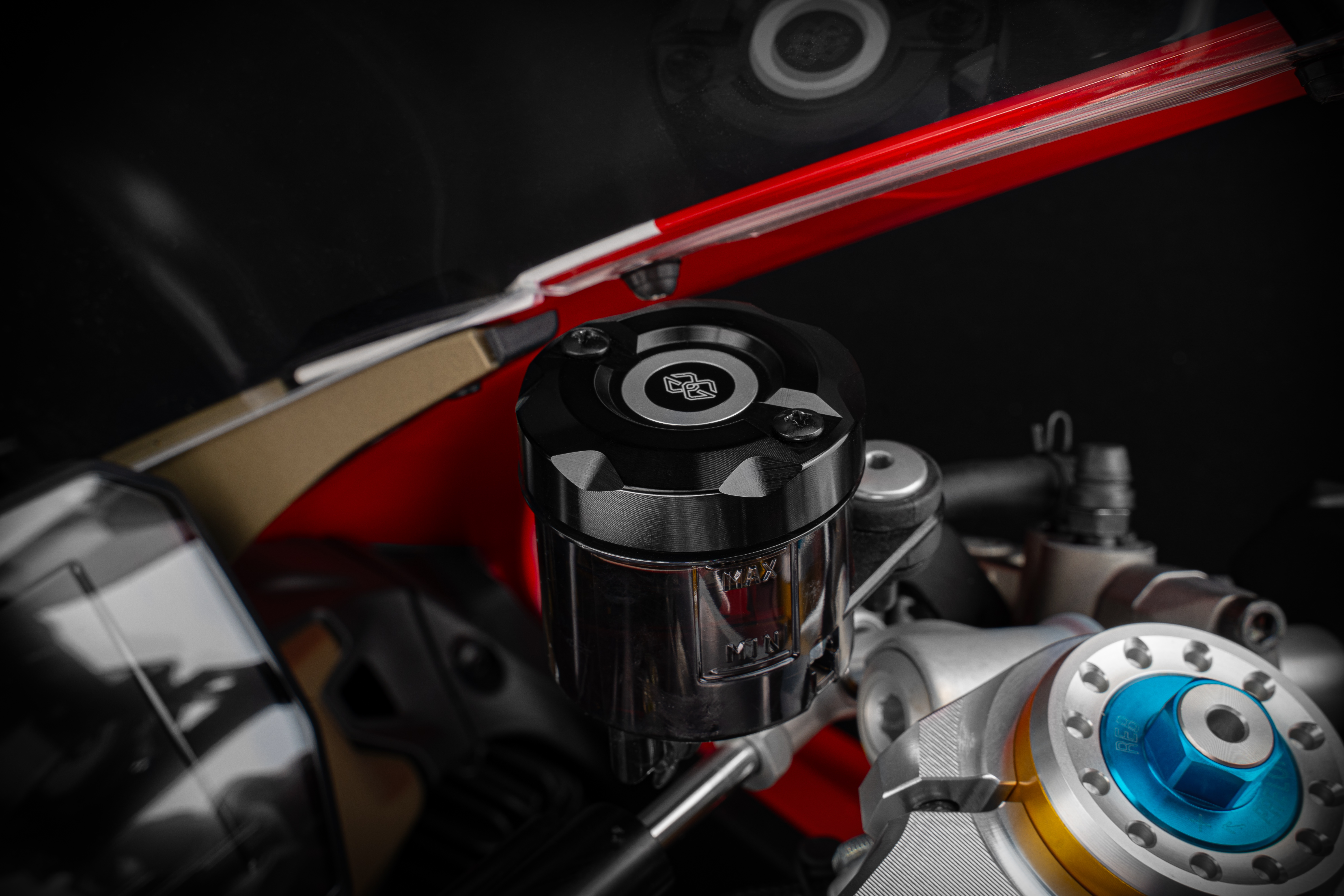 Front brake fluid reservoir cover black