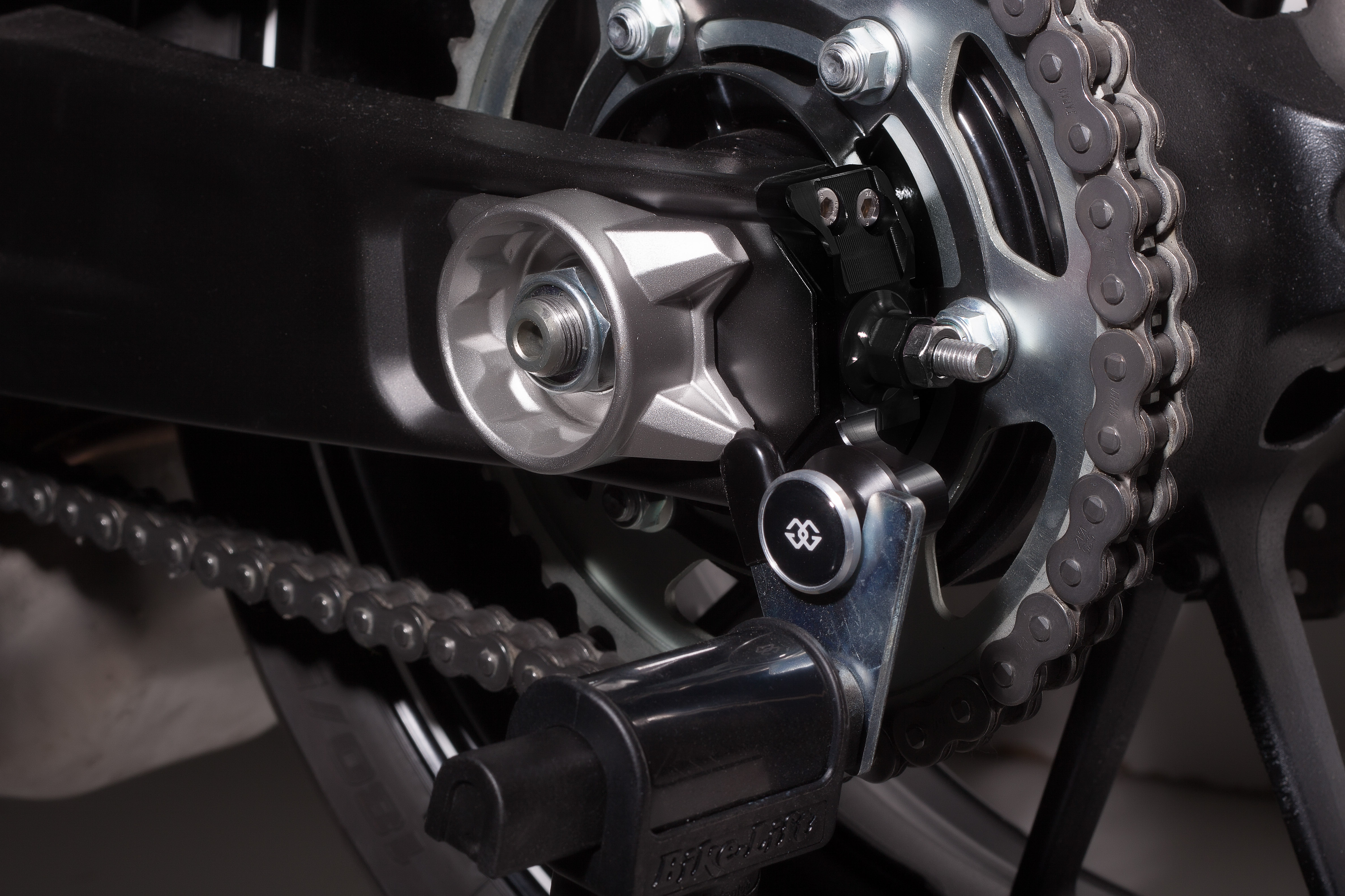 AXB chain tensioner black