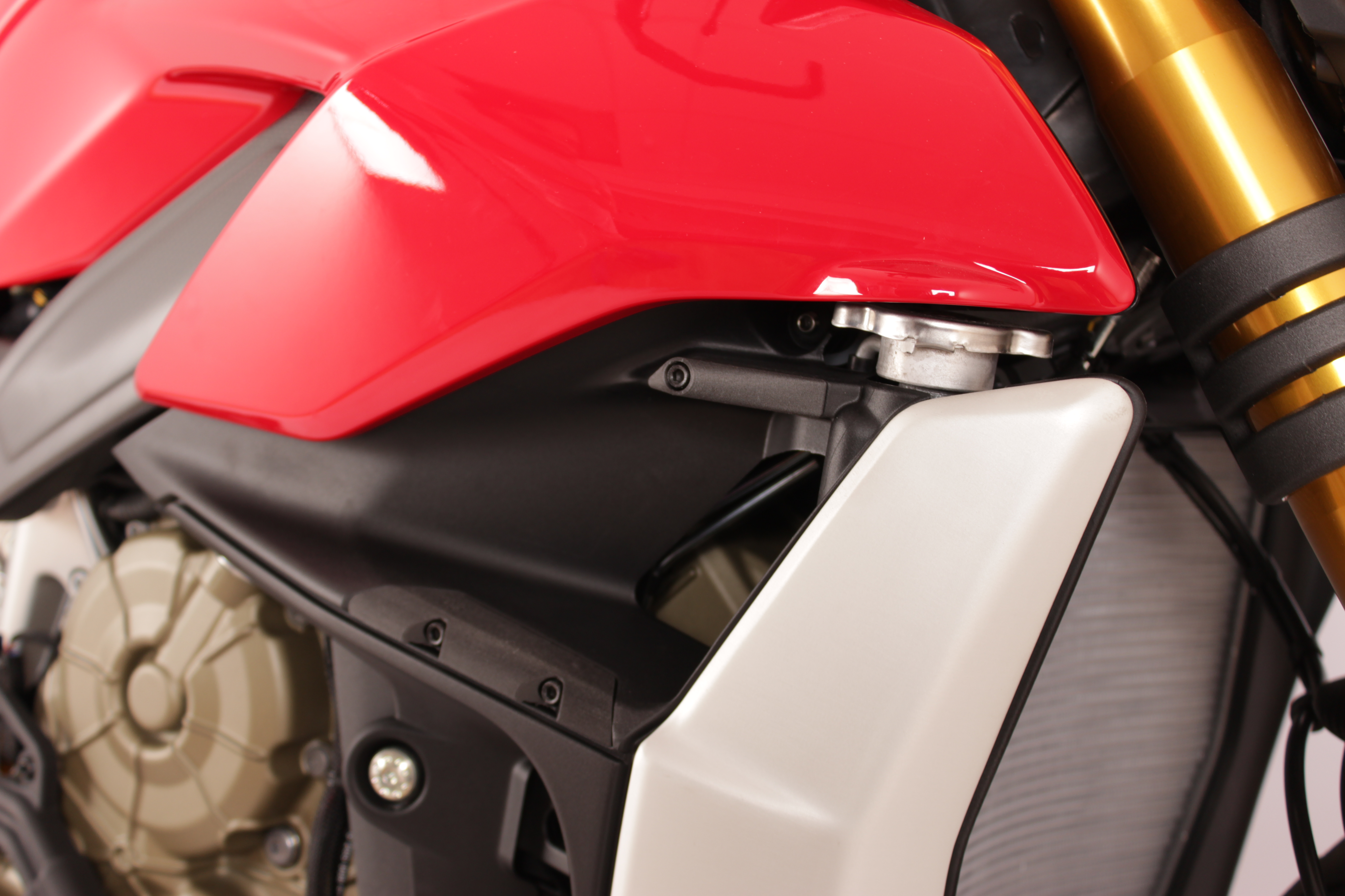 Wing cover Ducati black