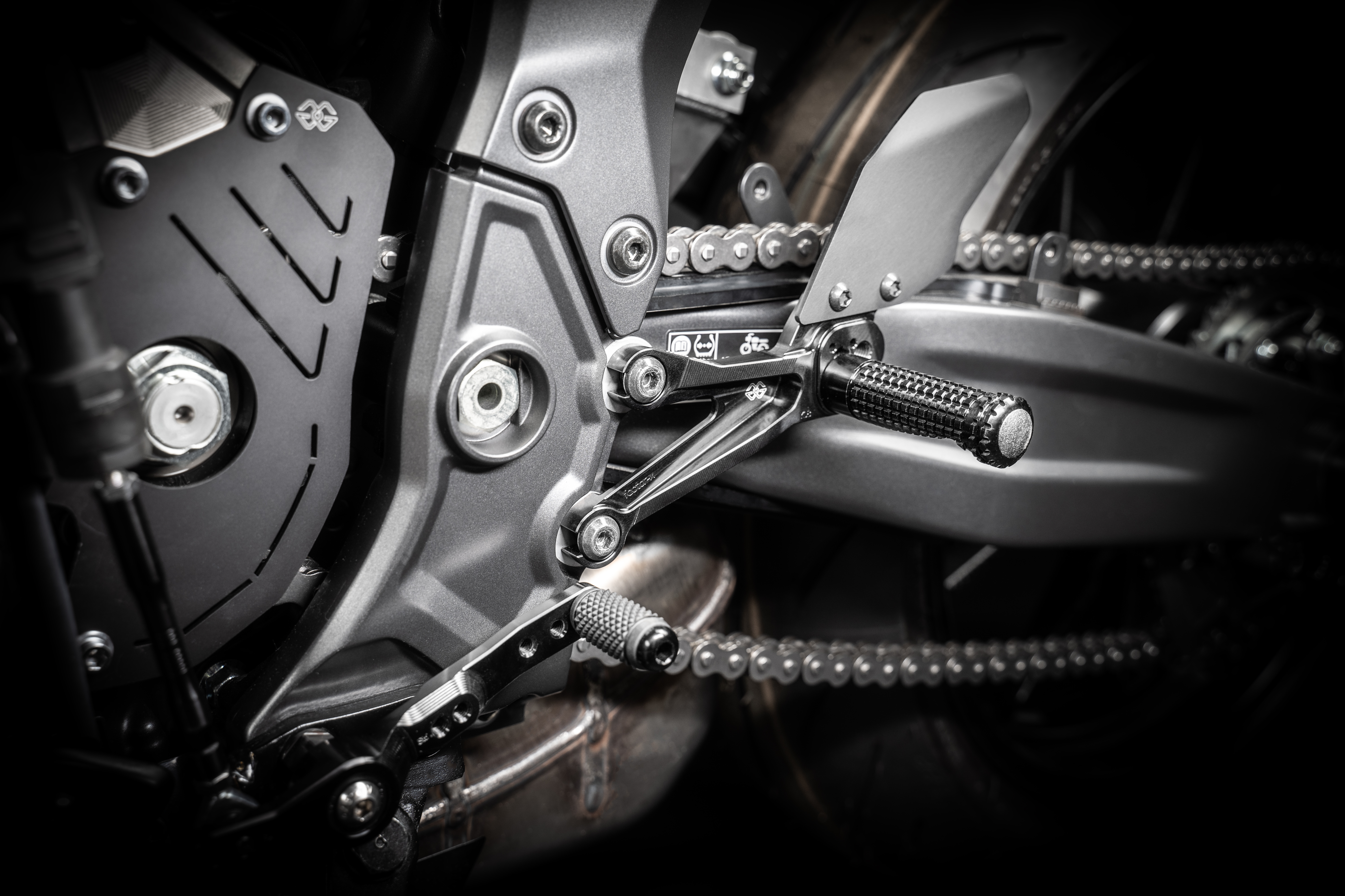 Footrest system FXR black