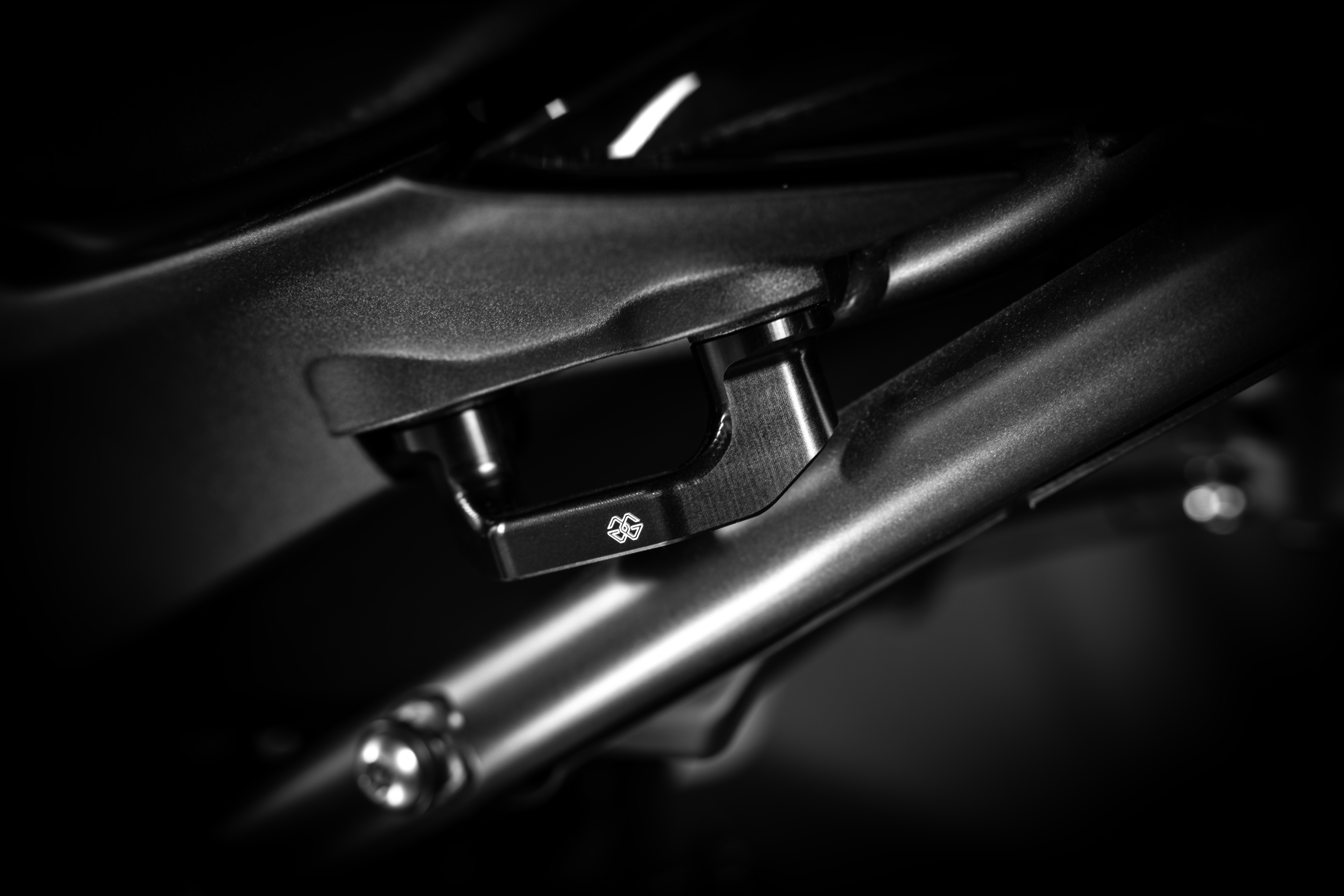 Passenger carrier cover kit black