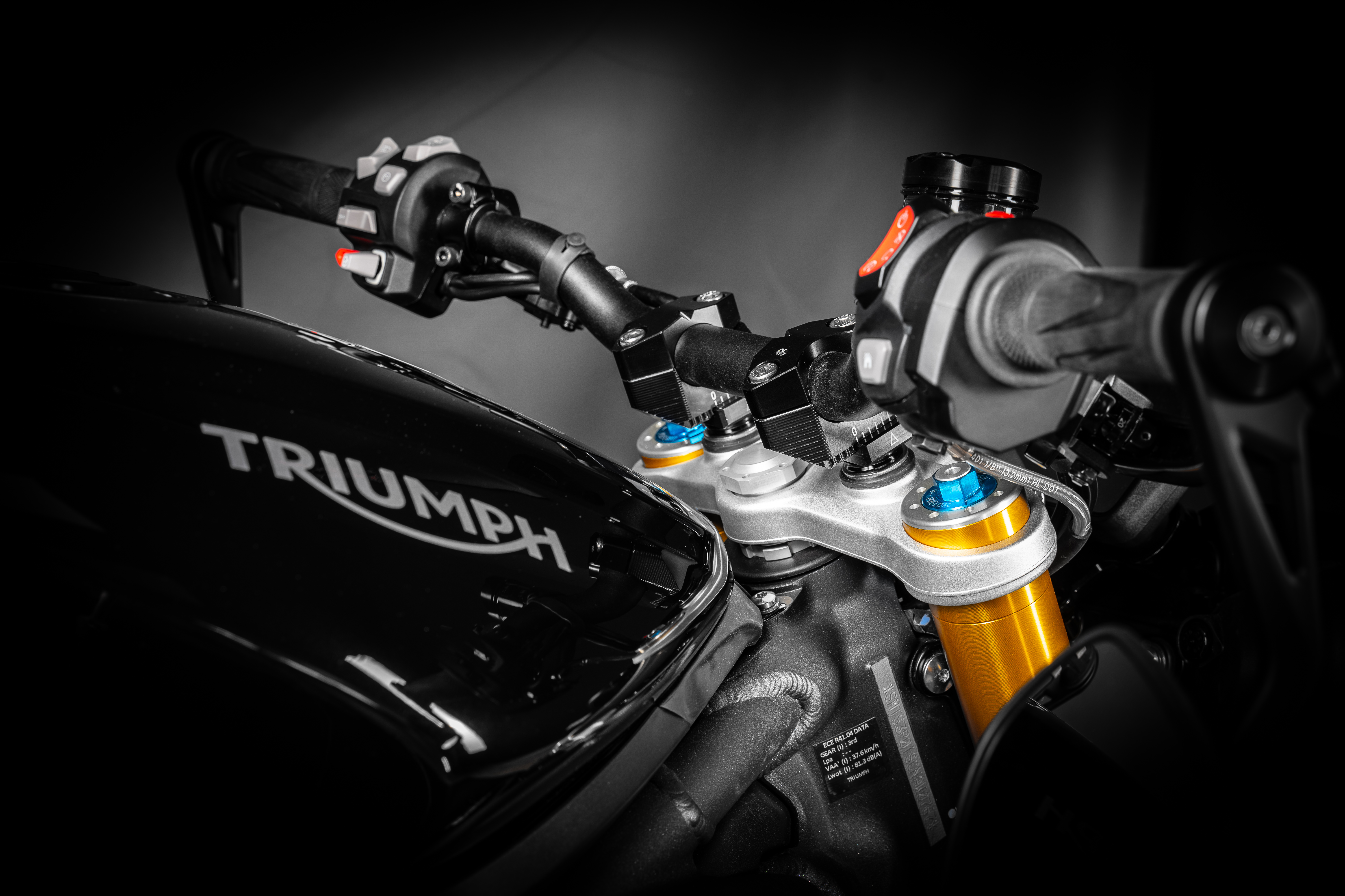 2DGT adjustable handlebar brackets with ABK-26