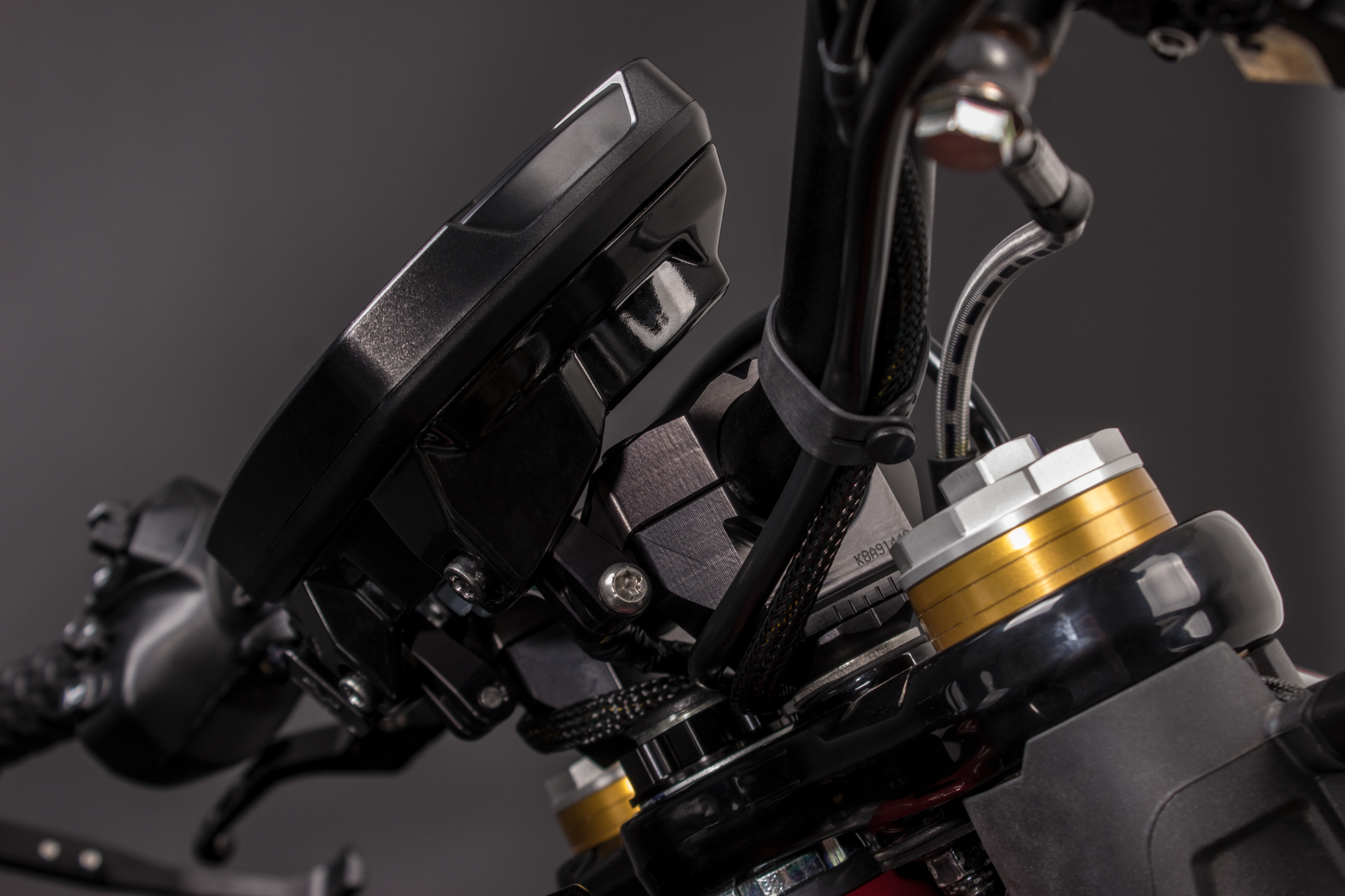 Base plate left black