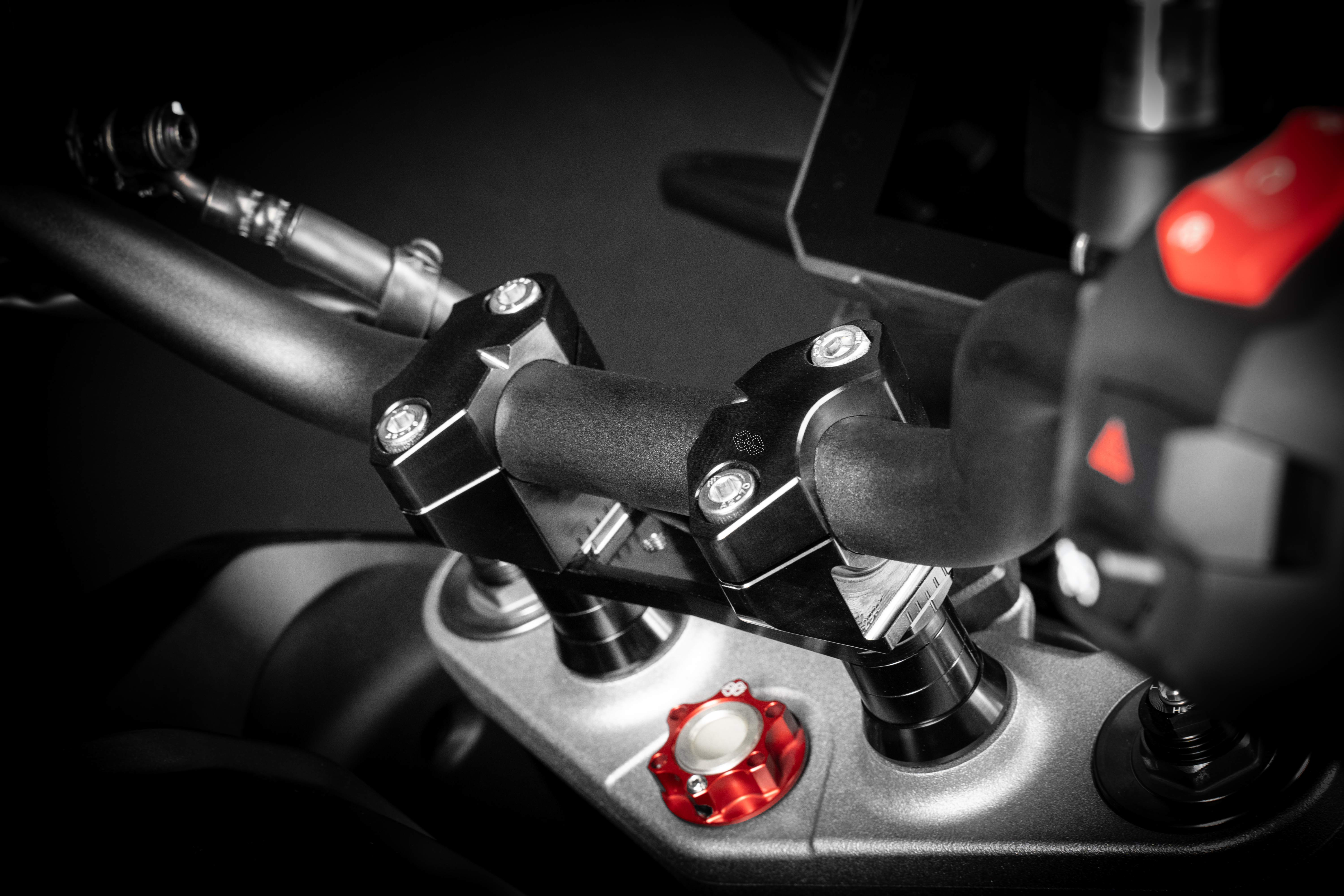 2DGT adjustable handlebar brackets