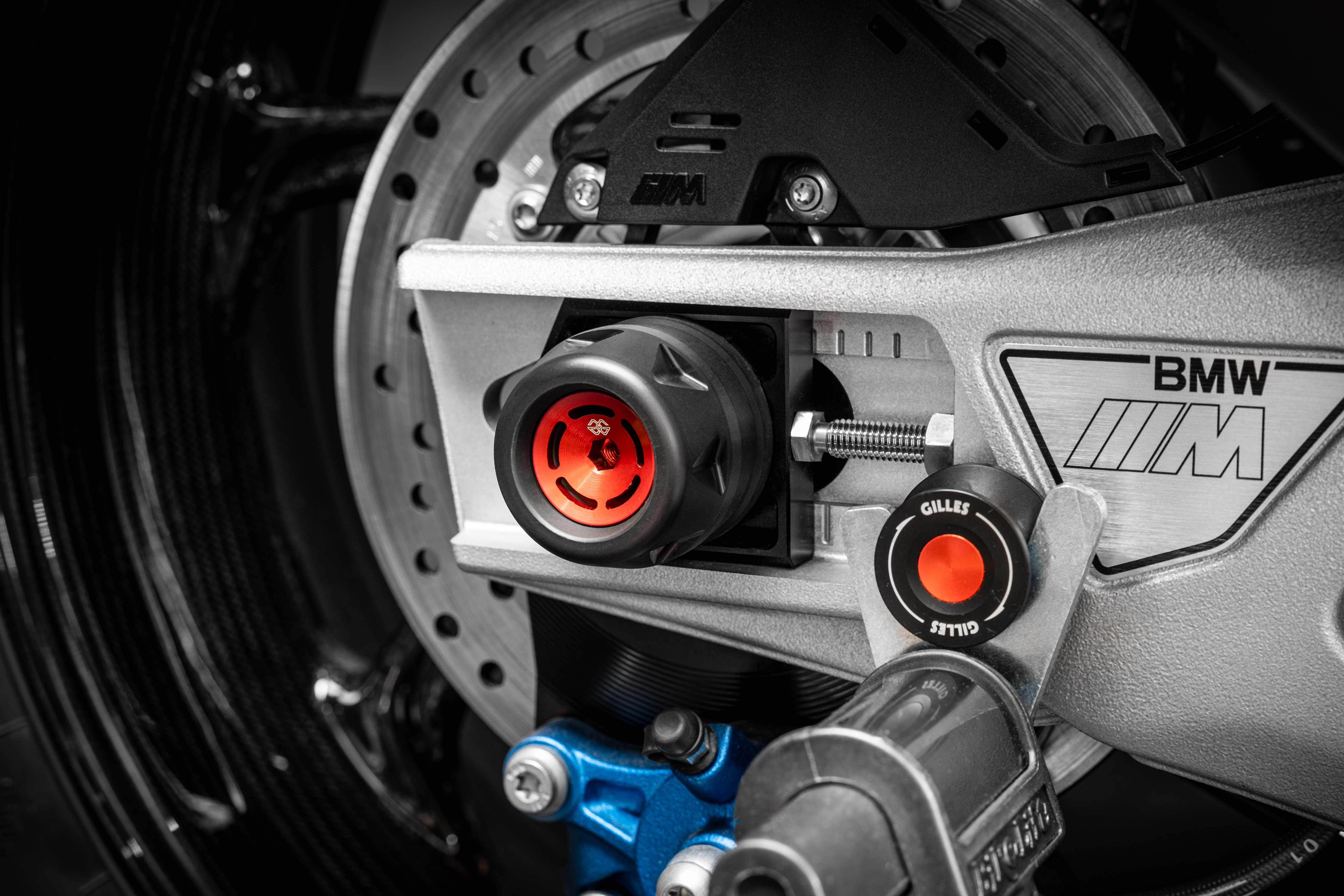 GTA rear axle protector red